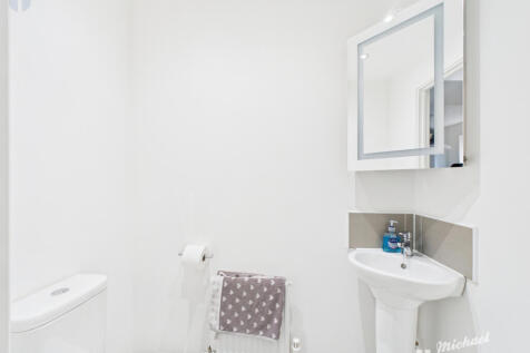 CAM02773G0-PR0382-STILL002