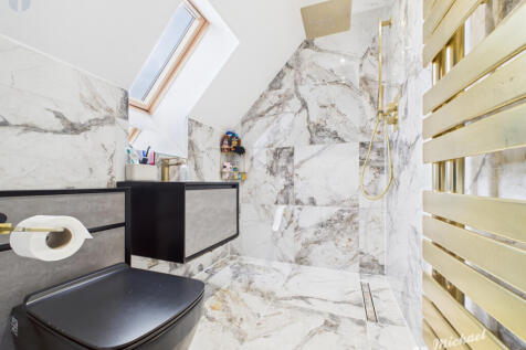 CAM02773G0-PR0382-STILL016