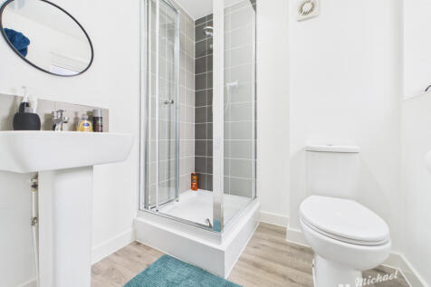 CAM02773G0-PR0382-STILL011