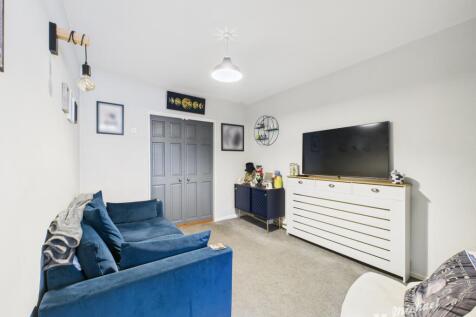 CAM02773G0-PR0392-STILL002