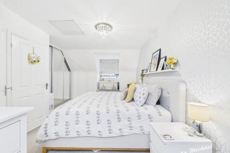 CAM02773G0-PR0368-STILL020