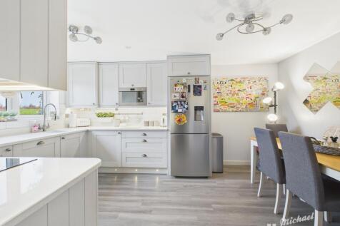 CAM02773G0-PR0368-STILL005