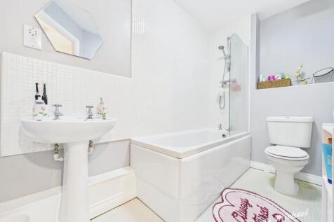 CAM02773G0-PR0383-STILL005