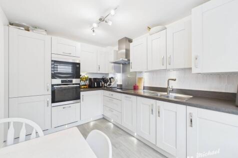 CAM02773G0-PR0385-STILL002