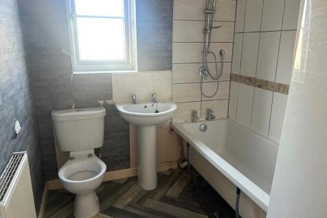 Bathroom T202502261103.jpg