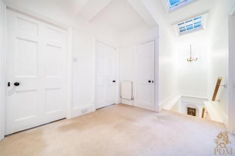 25044- 20 Arlington Drive_028.jpg