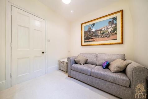 25044- 20 Arlington Drive_034.jpg