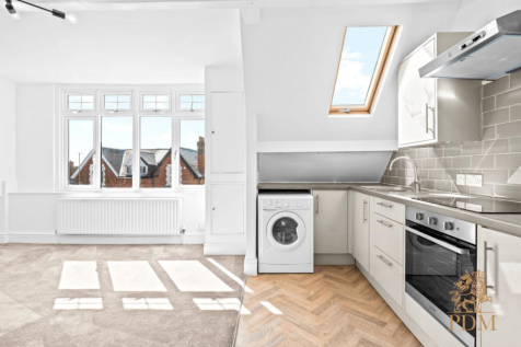 Flat 3, 4 Mapperely Park Drive Nottingham, NG3 5BX