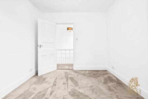 Flat 3, 4 Mapperely Park Drive Nottingham, NG3 5BX