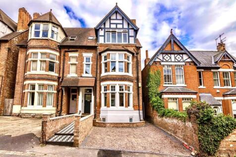 Flat 3, 4 Mapperely Park Drive Nottingham, NG3 5BX