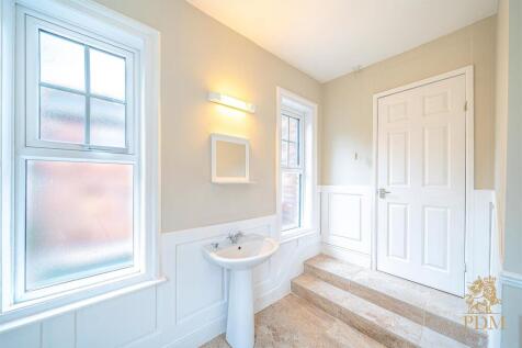 Flat 2, 4, Mapperley Park Drive Nottingham, NG3 5B