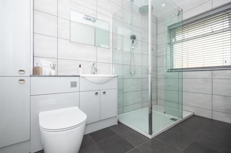 Ensuite shower room