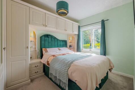 BED 2.jpg