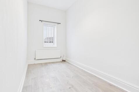 CAM03729G0-PR0182-STILL002