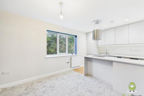 Kitchen and living space - Ewemove Whitchurch  Nan