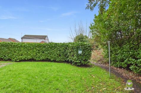 Communal gardens - Ewemove Whitchurch  Nantwich Ch