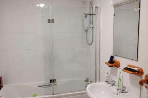 6 Rheims Court Bathroom 1