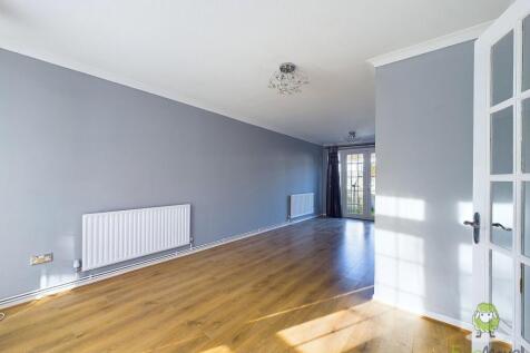 CAM01543G0-PR0099-STILL009