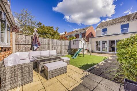 26 Ascot Road, Baffins-PorticoMarketing-SoldBy-40.