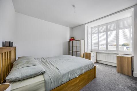 26 Ascot Road, Baffins-PorticoMarketing-SoldBy-7.j