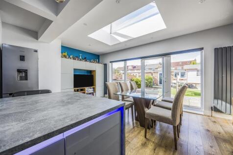 26 Ascot Road, Baffins-PorticoMarketing-SoldBy-26.