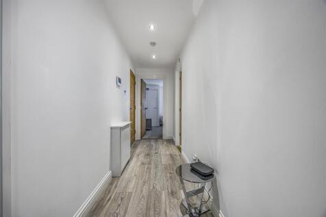 5 Clearwater Apartments, South Parade, Southsea-Po