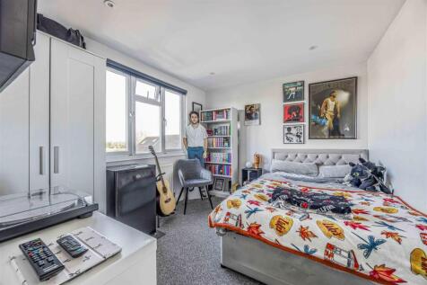 67 Cobden Avenue, Portsmouth-Small-PorticoMarketin