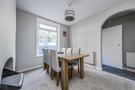 18 Lincon Road, Fratton-Small-PorticoMarketing-Sol