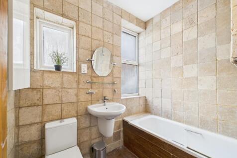 CAM03750G0-PR0078-STILL005