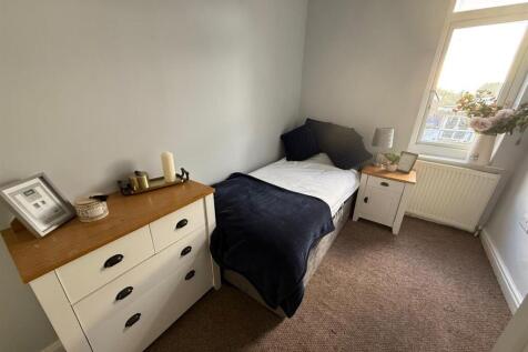 room 5 the hill 3.jpeg