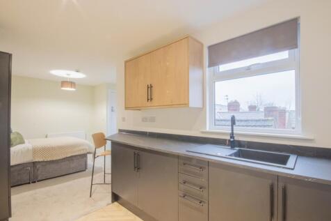 Top Floor Rear Studio 5-1