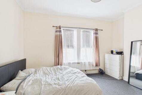 CAM04922G0-PR0073-STILL008