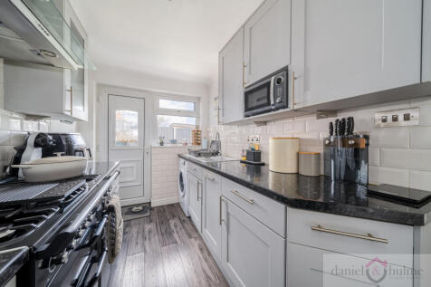 Dunsford Avenue-8