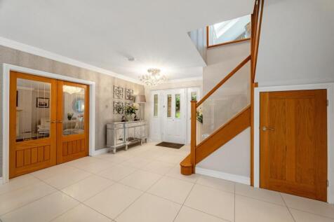 Hallway/Dining Room