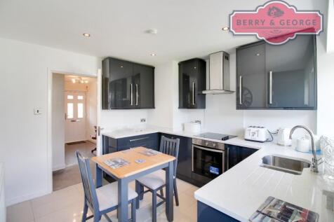 KITCHEN / BREAKFAST