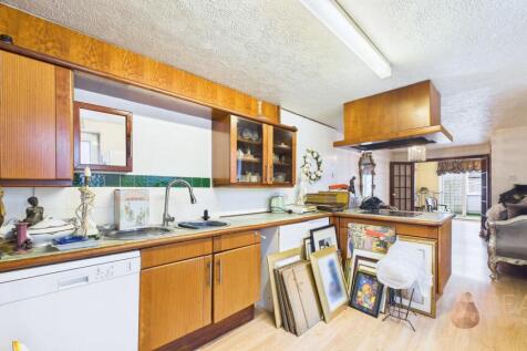 Kitchen/ Dining Room