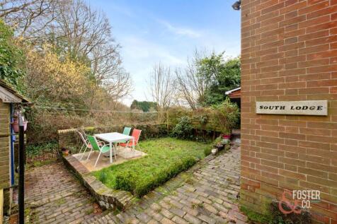 Cuckfield Lane, South Lodge-018.jpg