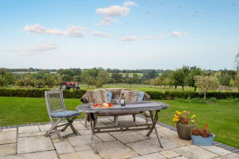 Raised Patio with far reaching views