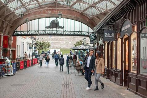 You&#39;ll be spoilt for choice with an abundance of local amenities to explore