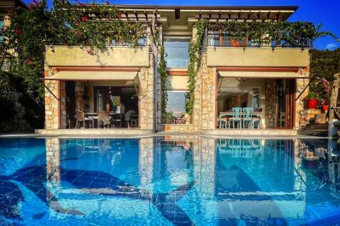 Detached villa