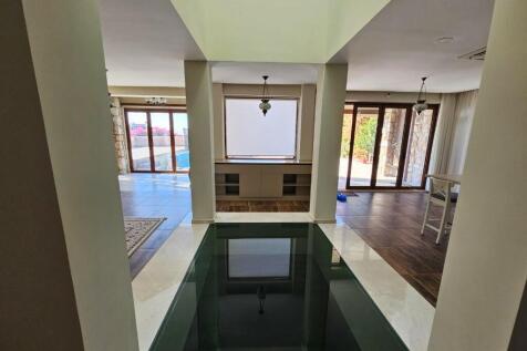 Lounge glass floor