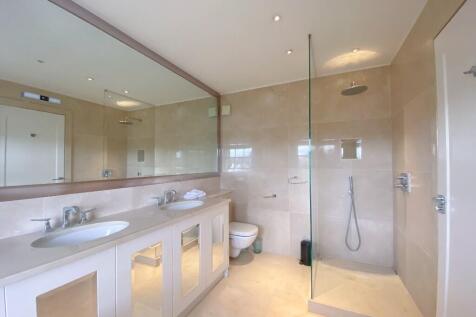 Master ensuite
