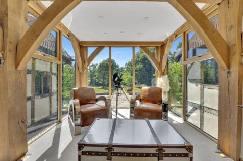 Seating Area (First Floor)