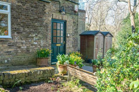 Flat Entrance E
