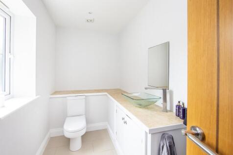 Toilet.jpg