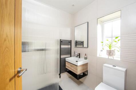 Bedroom 3 - 03.jpg