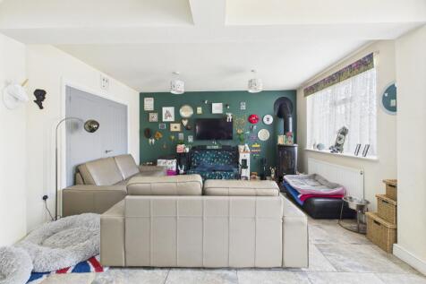 CAM05192G0-PR0054-STILL004