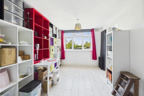 CAM05192G0-PR0054-STILL023