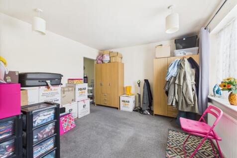 CAM05192G0-PR0054-STILL013