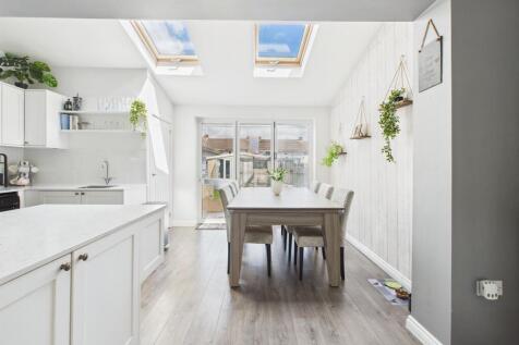 CAM05192G0-PR0105-STILL009